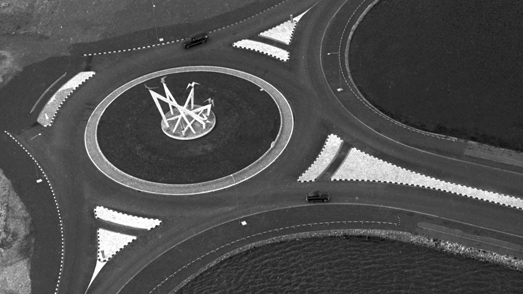 1955autonomymonument_mobile__1421424682 (65K)